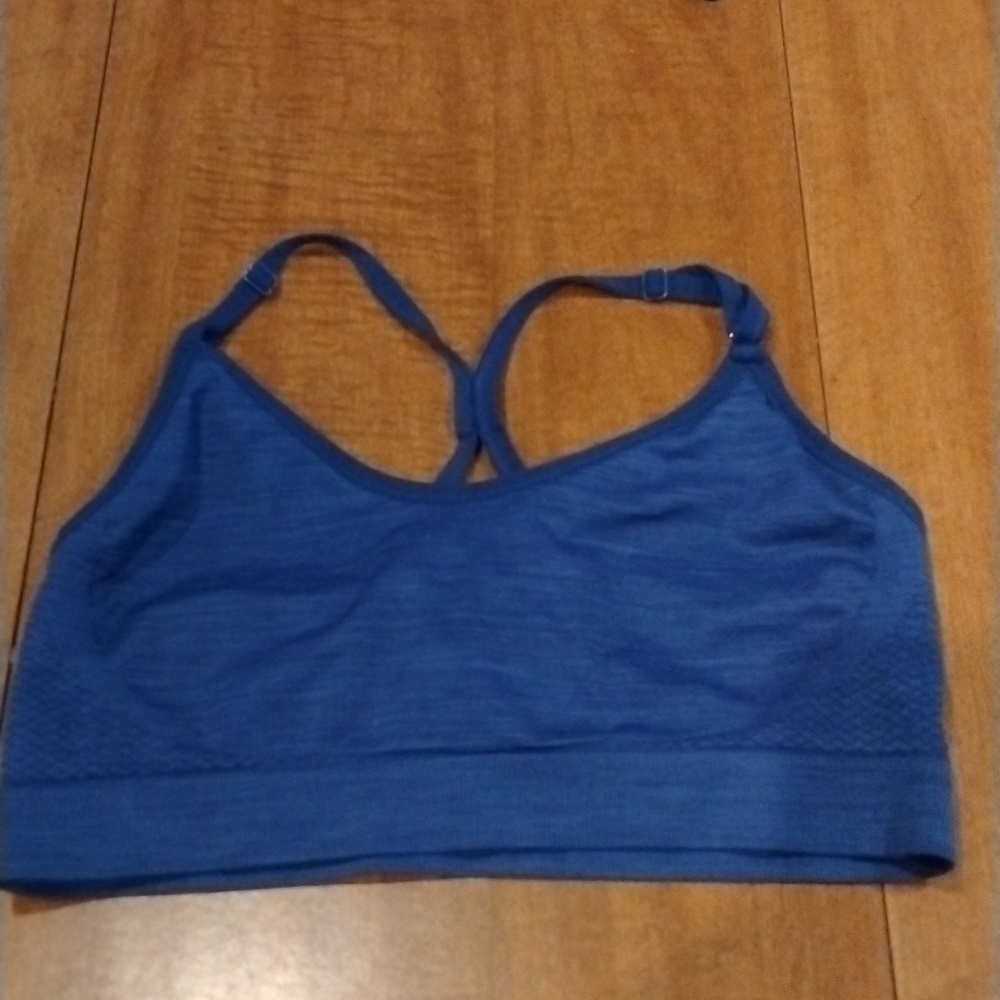 Sports bra girls large